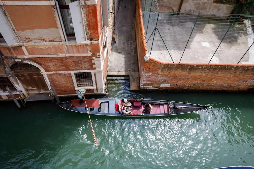 Canal View & San Marco Tower Prestigioso Appartamento Storico Venice 0*,  Italy