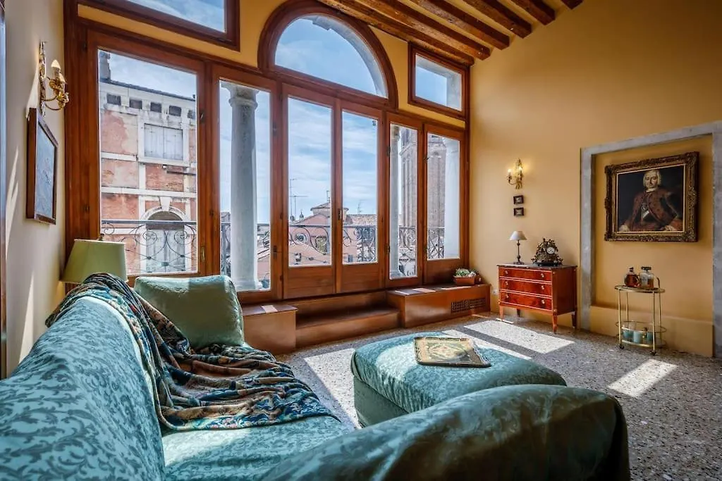Apartment Canal View & San Marco Tower Prestigioso Appartamento Storico Venice Italy