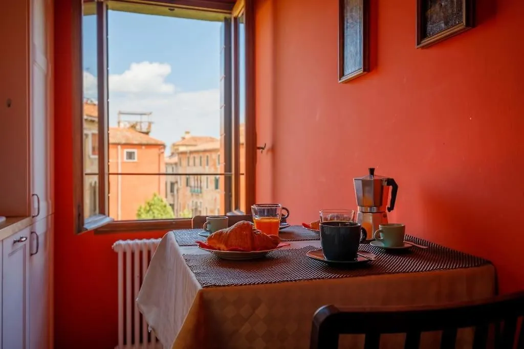 Canal View & San Marco Tower Prestigioso Appartamento Storico Venice